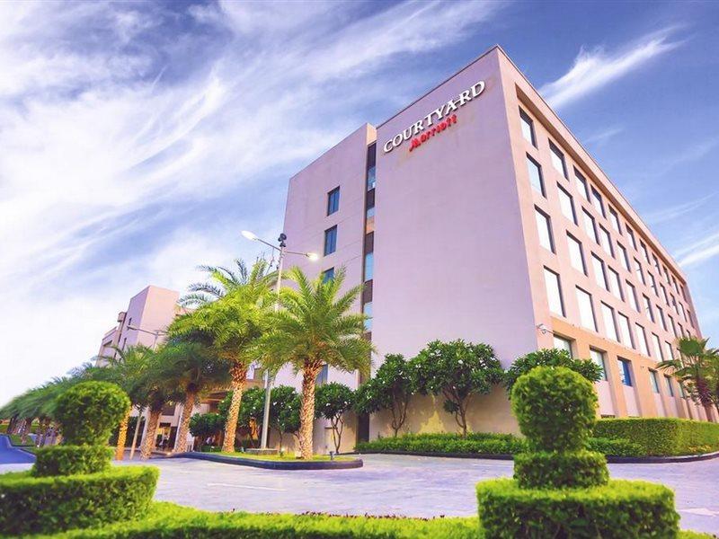 Courtyard By Marriott Agra Otel Agra  Dış mekan fotoğraf